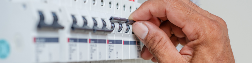 air conditioner tripping the circuit breaker